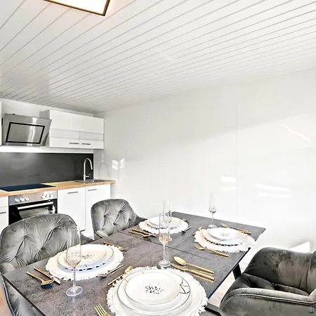 A&y Maison Brienz - House For 12p Holiday home *
